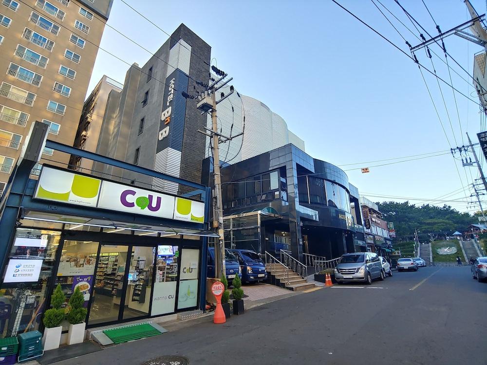 Gallery Hotel Bnb Jeju Exteriör bild