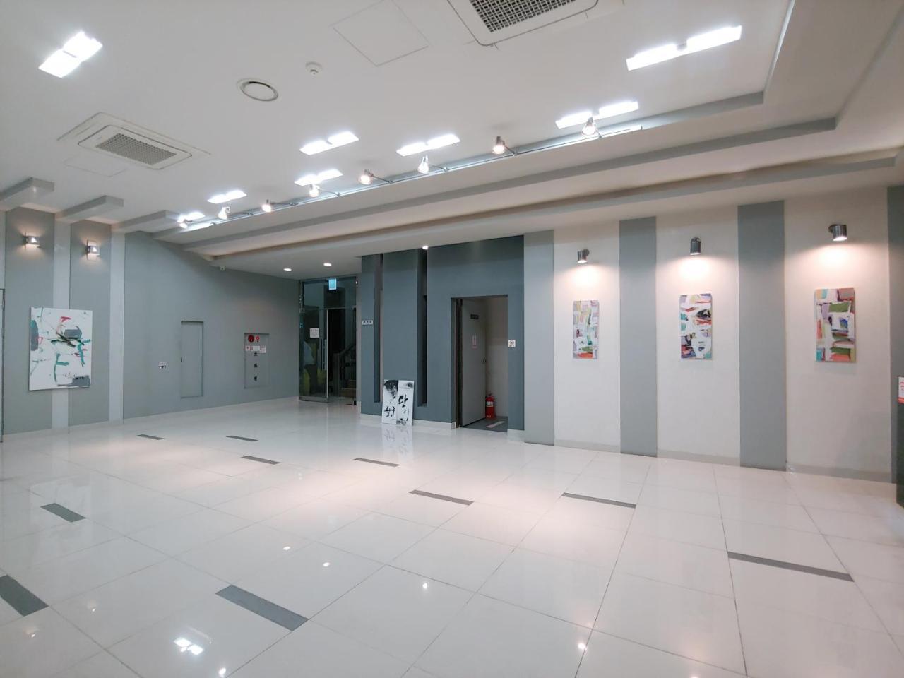 Gallery Hotel Bnb Jeju Exteriör bild