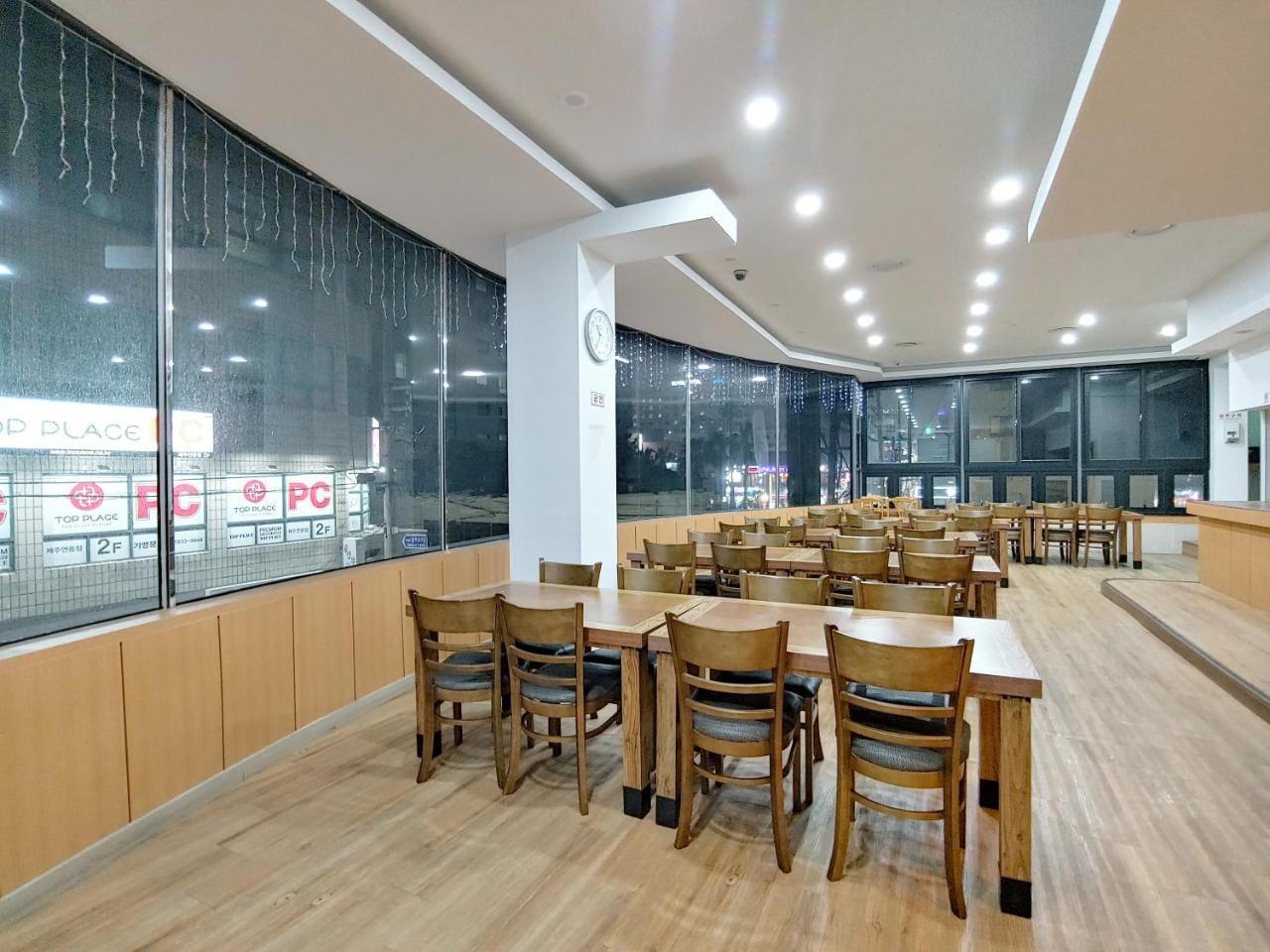 Gallery Hotel Bnb Jeju Exteriör bild