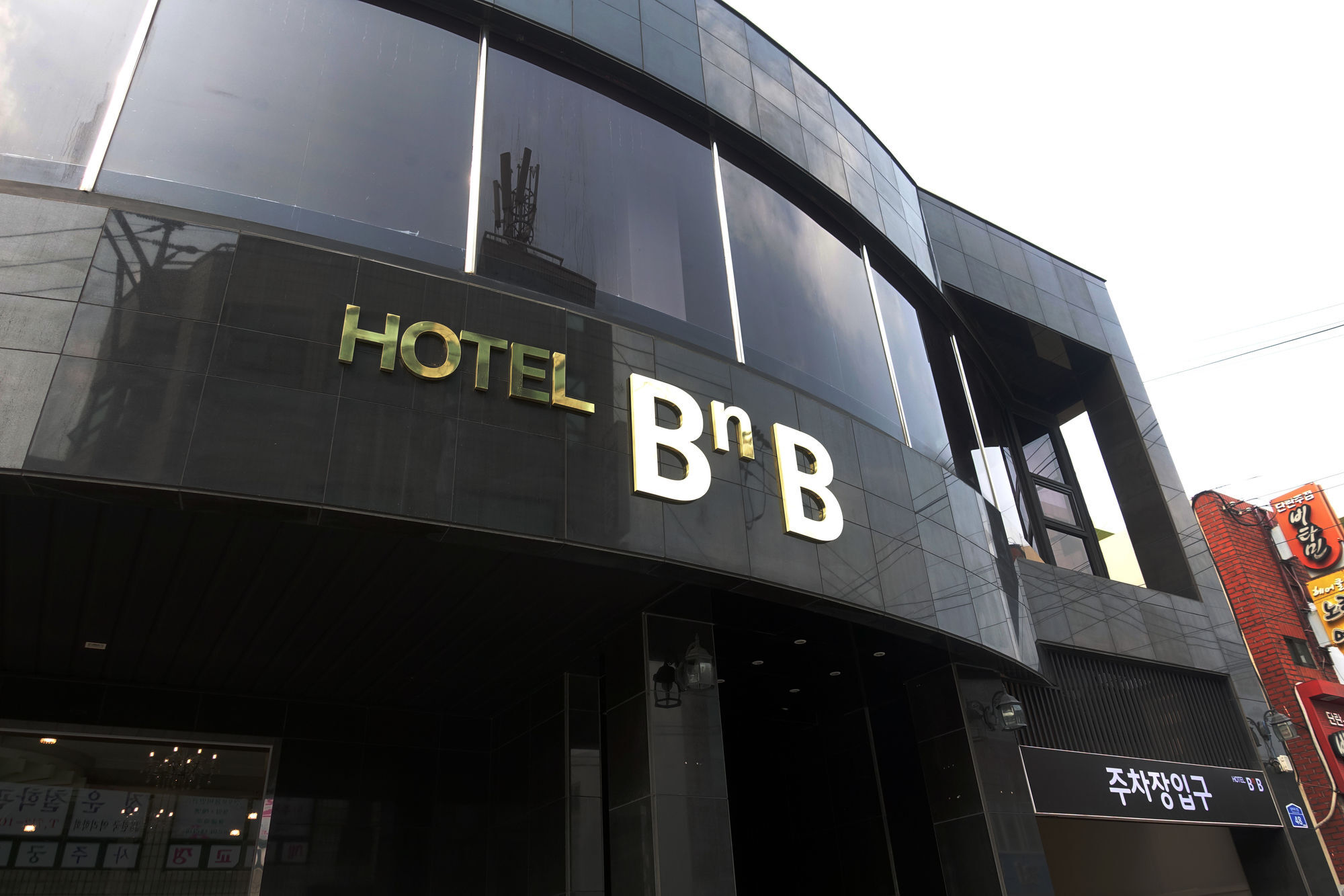 Gallery Hotel Bnb Jeju Exteriör bild