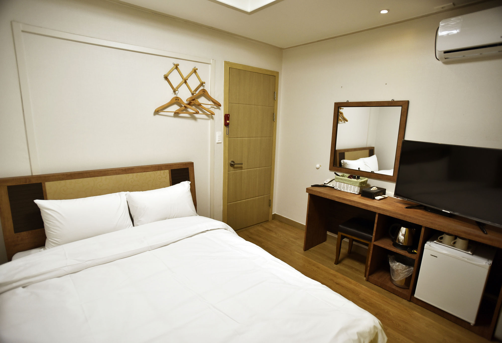 Gallery Hotel Bnb Jeju Exteriör bild